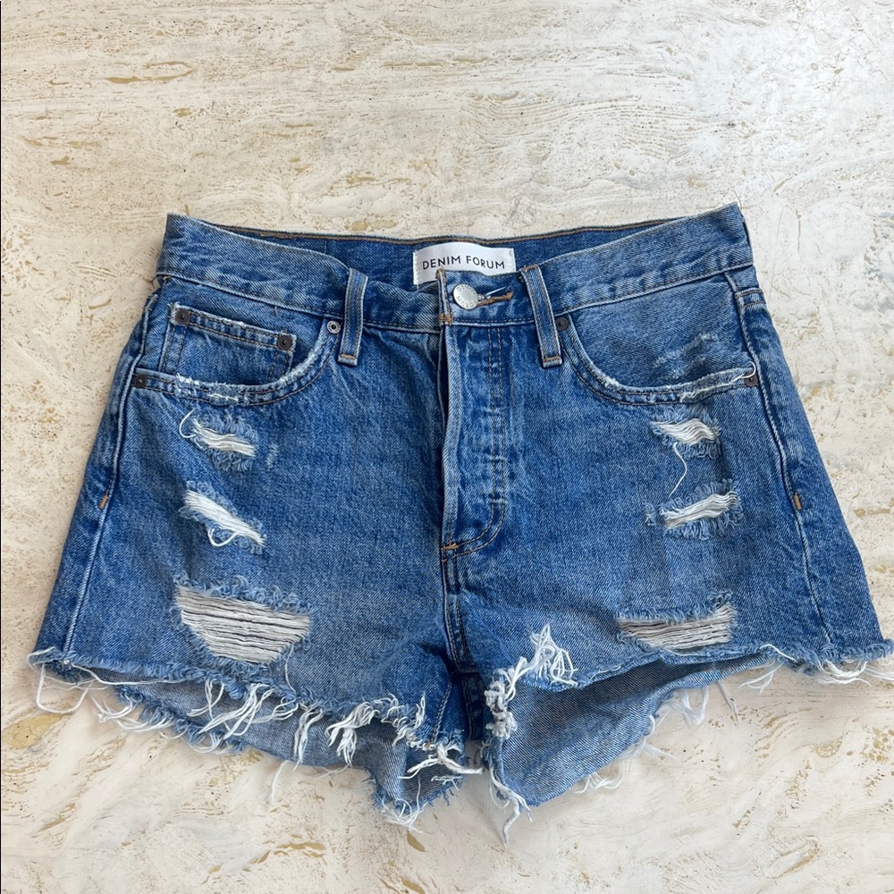 Denim Forum Classic Blue Ripped Jean Shorts women’s size 25